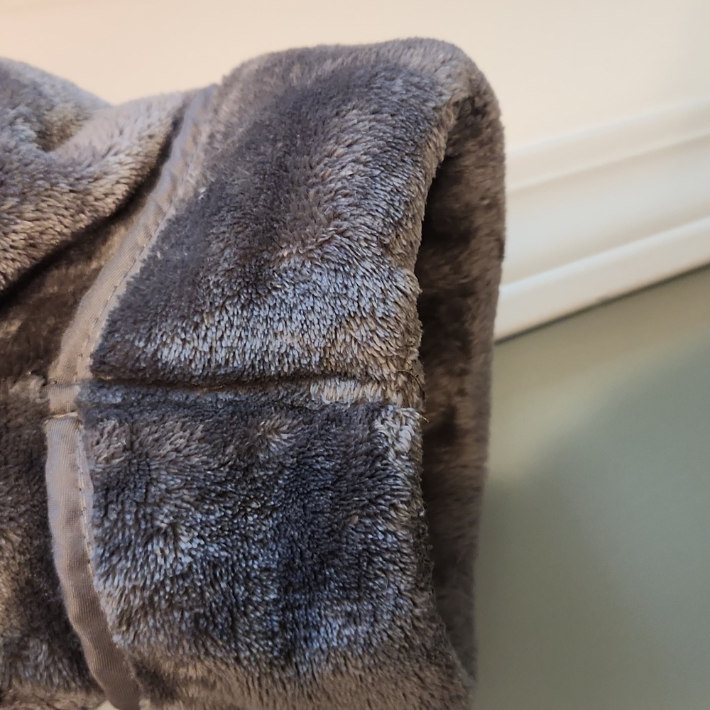 Brookstone Gray Nap Robe Small/Medium - Picture 7 of 8